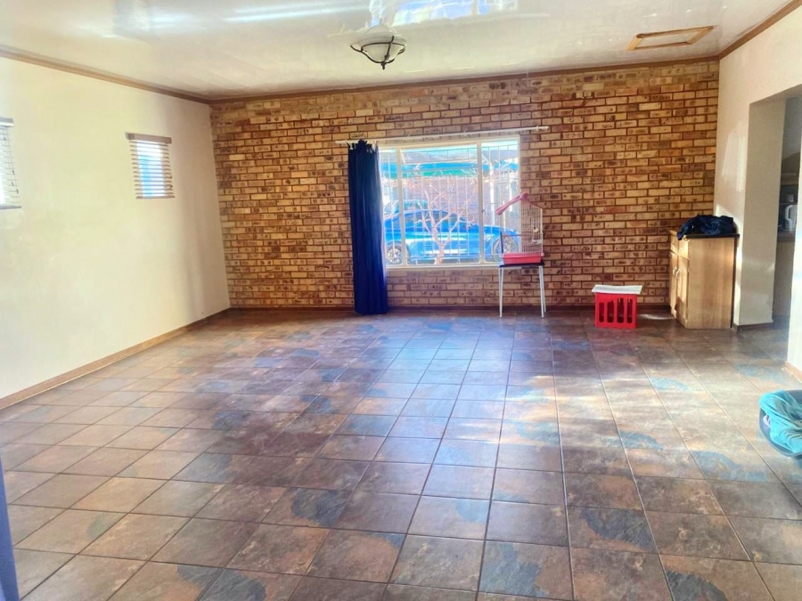 To Let 4 Bedroom Property for Rent in Kuruman Northern Cape